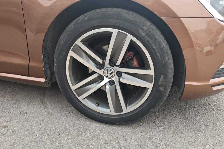 Used Volkswagen Lamando 2017 230TSI DSG Fashion Edition
