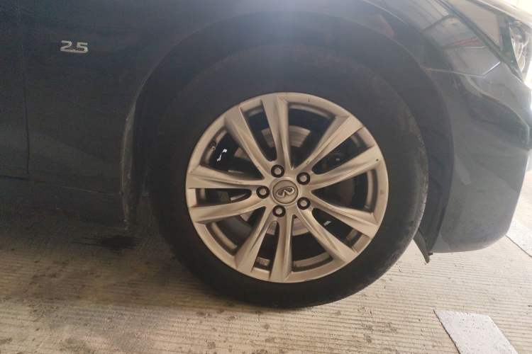 Used Infiniti Q70 2015 Q70L 2.5L Elite Edition Right Front Wheel Hub