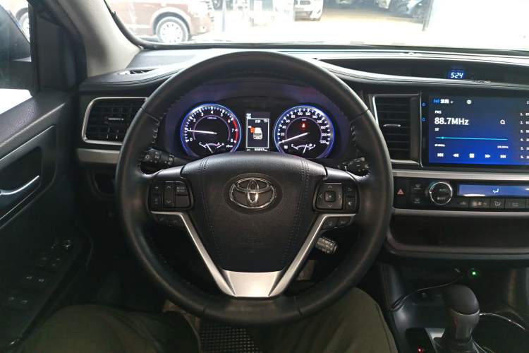Used Toyota Highlander 2018 2.0T Four-Wheel Drive Prestige Version 7 Seats China VI Standard

