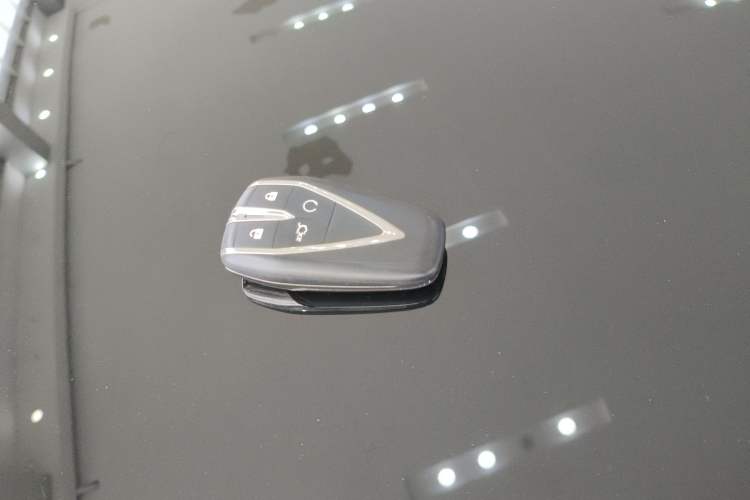 Used Changan UNI-V 2022 1.5T Prestige Version
