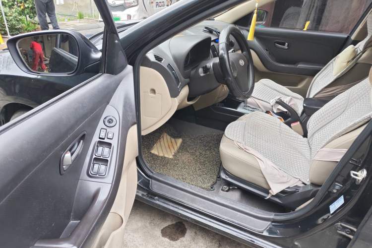 Used Hyundai Celesta 2011 1.6L Automatic Comfort Edition Driver Seat