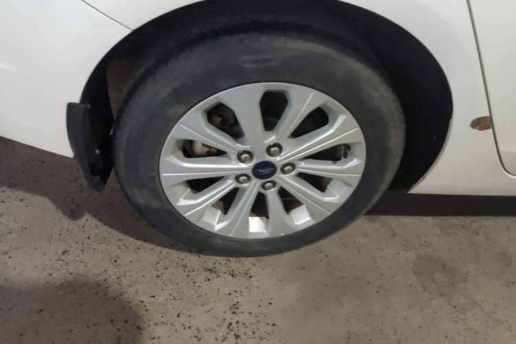 Used Ford Escort 2015 1.5L Manual Fashion Edition