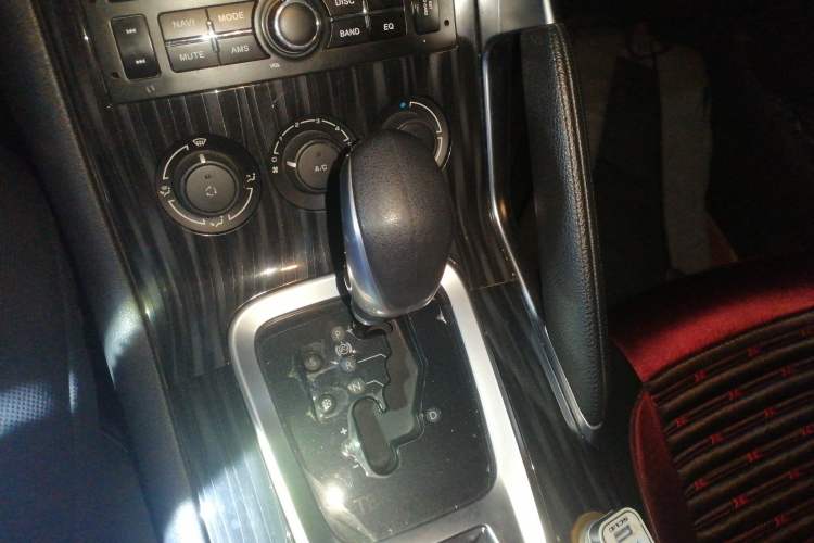 Used Peugeot 3008 2015 2.0L Automatic Classic Edition