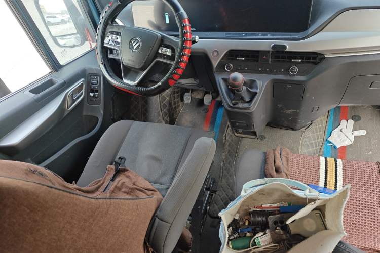 Used Foton Hi-VAN 2024 2.0T Manual Long-Wheelbase Mid-Top Rear Single Tire 5/6/7/9-Seater Steering Wheel