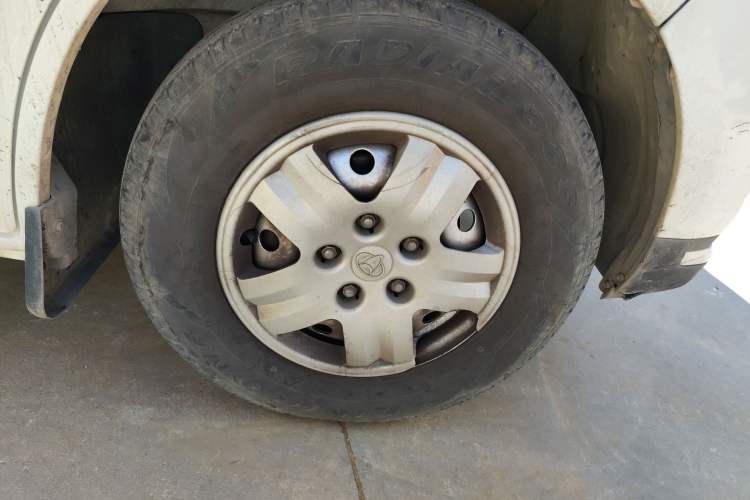 Used CHANGAN KAICHENG Ruixing EM80 2022 Flat Roof with Liftgate 2 Seats 60kW 41.86kWh Right Front Wheel Hub