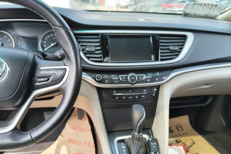 Used Buick GT 2019 15T Dual-Clutch Connected Elite Model China VI Audio And AC Panel