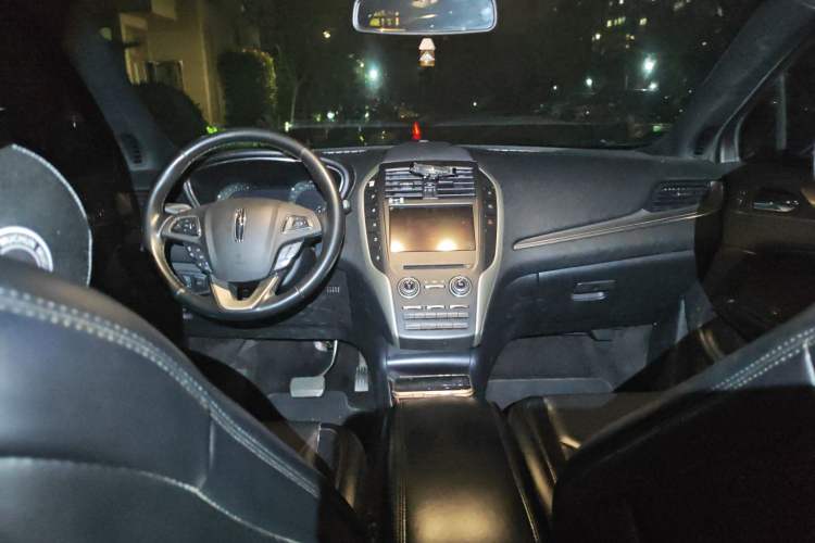 Used Lincoln MKC 2017 2.0T Two-Wheel Drive Deluxe Edition
