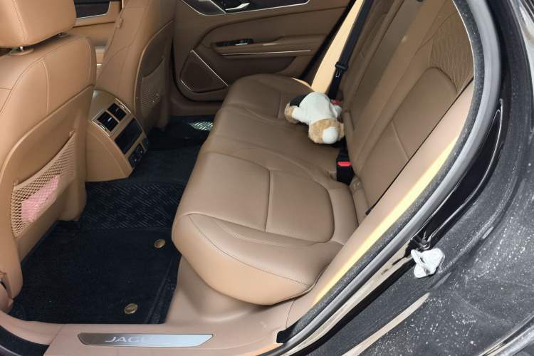 Used Jaguar XFL 2024 2.0T P250 Two-Wheel Drive Prestige Luxury Edition