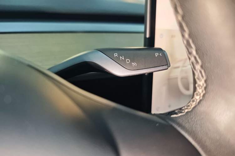 Used Tesla Model Y 2021 Long-Range All-Wheel-Drive Version 3D7
