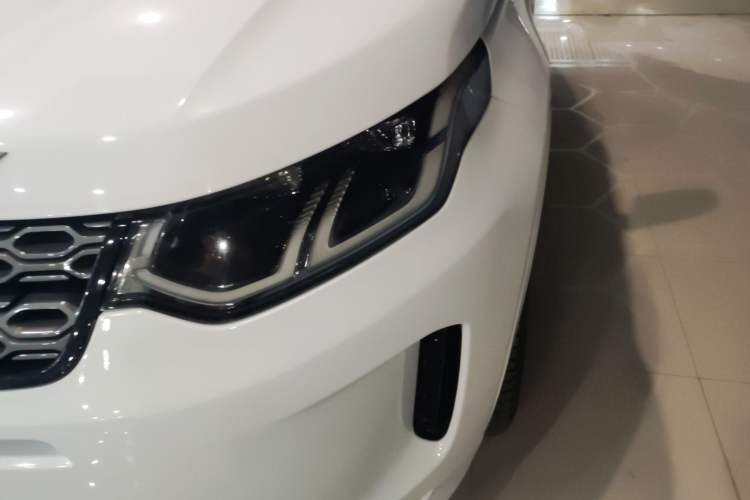 Used Land Rover Discovery Sport 2022 Revised Version 249 PS R-Dynamic S Performance Edition 5 Seats Left Front Headlight