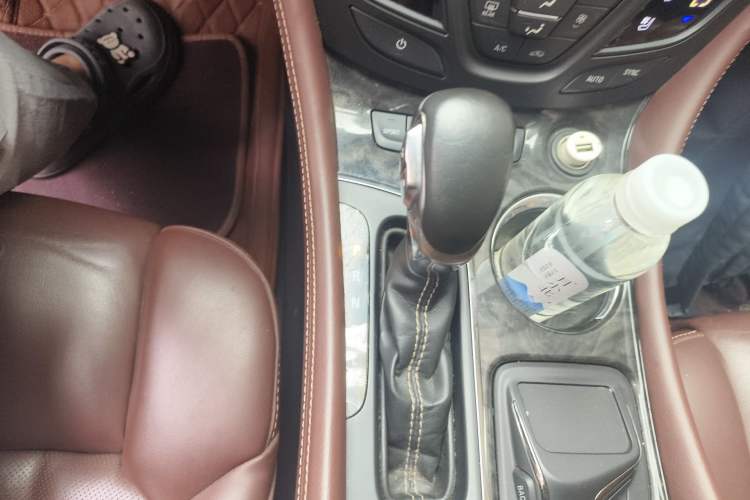 Used Buick Envision 2014 28T All-Wheel-Drive Versatile Sports Flagship Edition
