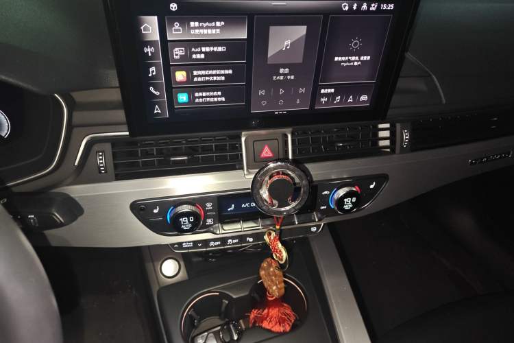 Used Audi A4L 2020 40 TFSI quattro Luxury Dynamic Model Audio And AC Panel
