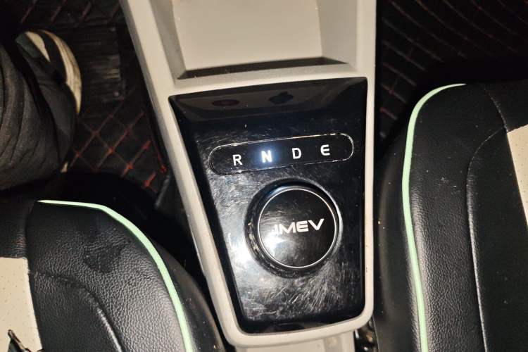 Used JMEV Xiao Qilin 2024 201 km Luxury Version Gear Lever