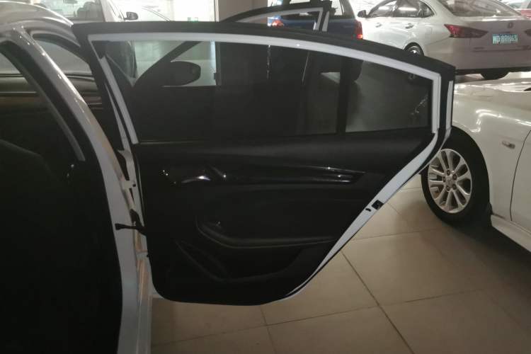 Used Roewe i5 2021 1.5L Manual Platinum Edition