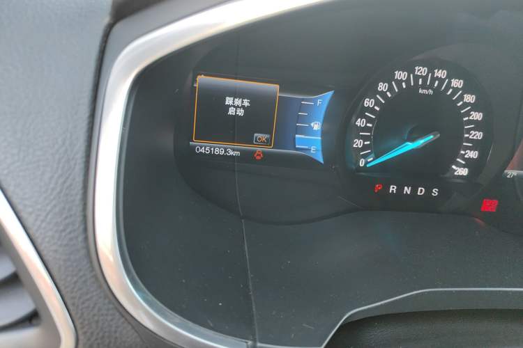 Used Ford Edge 2016 EcoBoost 245 Four-Wheel Drive Titanium Edition 7-Seater Odometer Close Up