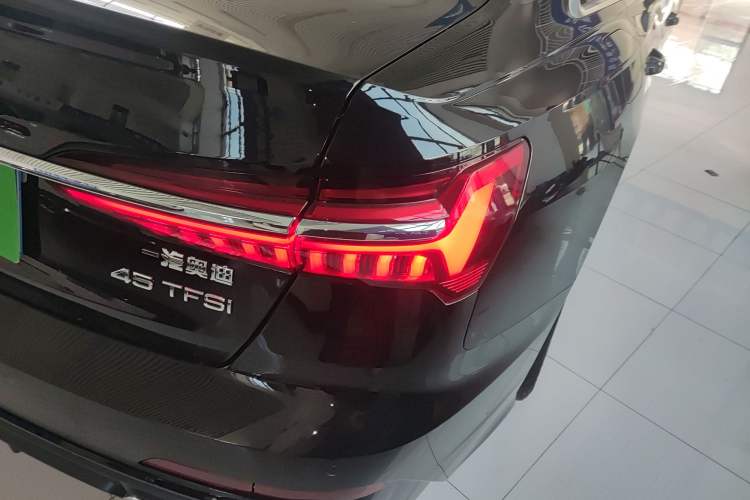 Used Audi A6L 2021 45 TFSI Prestige Dynamic Edition Right Rear Taillight