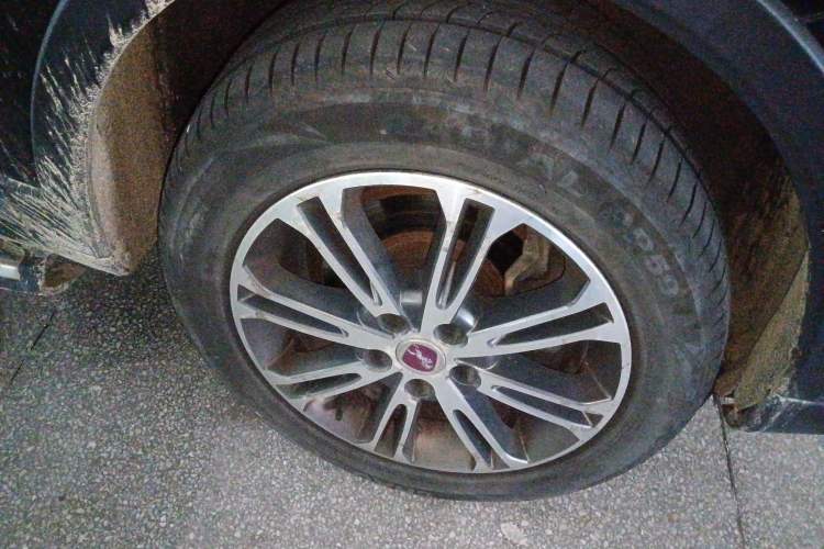 Used Hanteng X5 2019 MAX 1.5T CVT Luxury 7-Seater Right Front Wheel Hub