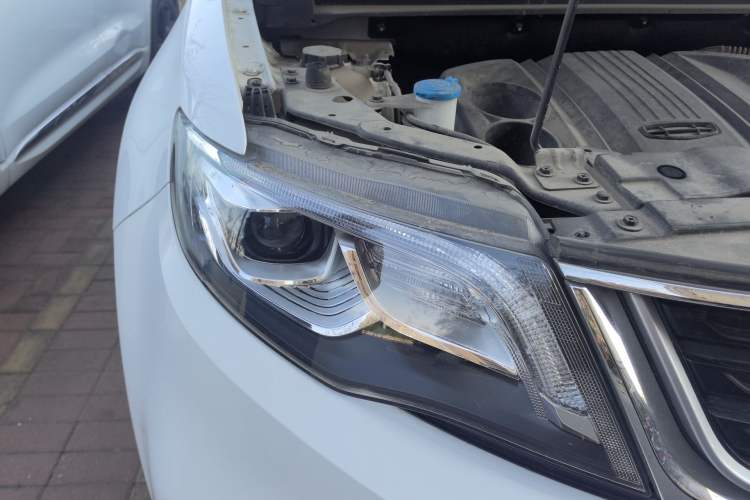 Used Geely Auto Emgrand X7 Sport 2020 1.8TD DCT Two-Wheel Drive Zhiya Model Right Front Headlight