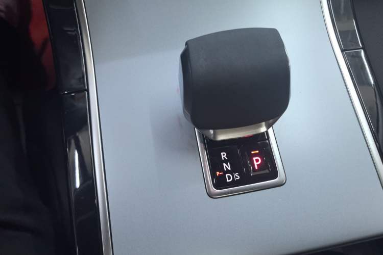 Used Land Rover Range Rover Velar 2024 S Model
