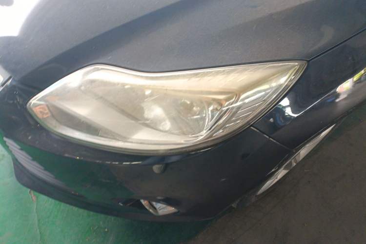 Used Ford Focus 2012 Sedan 1.6L Automatic Fashion Edition Right Front Headlight