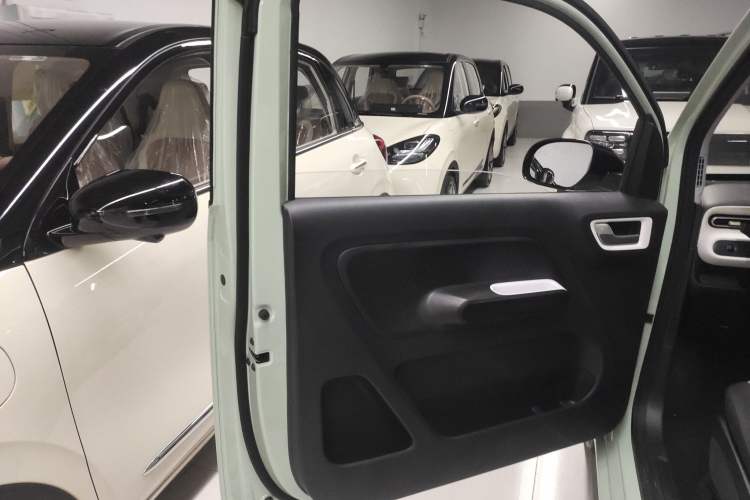 Used Wuling Hongguang MINIEV 2024 3rd Generation 215km Youth Edition