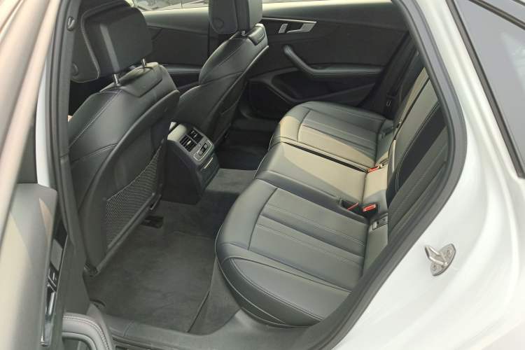 Used Audi A4L 2024 40 TFSI Luxury Dynamic Edition
