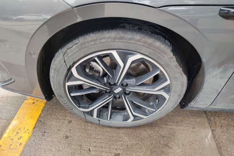 Used Geely Galaxy E8 2025 575 km Exploration Intelligent Driving Edition
