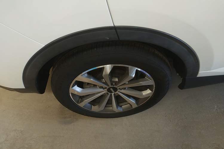 Used Wey VV6 2018 2.0T Two-Wheel-Drive Ultra-Luxury Version China V Standard