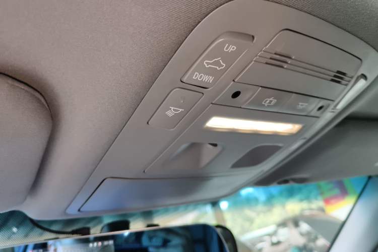 Used Toyota Crown 2018 2.0T Fashion Edition
