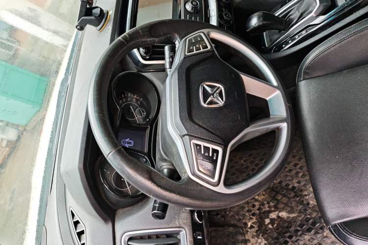 Used JMC Yusheng S350 2016 2.0T Automatic All-Wheel Drive Gasoline Ultra-Luxury 5-Seater Steering Wheel