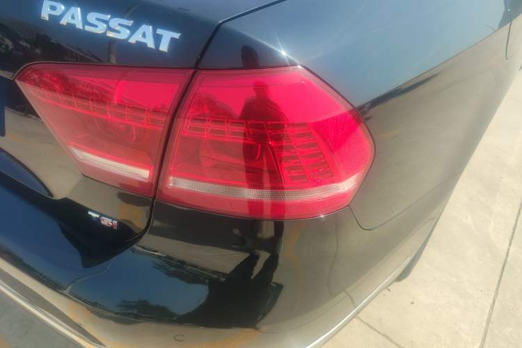 Used Volkswagen Passat 2015 1.8TSI DSG Prestige Edition Right Rear Taillight