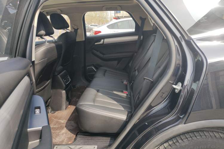 Used BYD Tang 2018 2.0T Automatic SmartConnect Luxury Edition 5 Seats China V Standard
