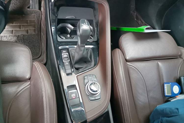 Used BMW X1 2016 sDrive20Li Luxury Model Gear Lever