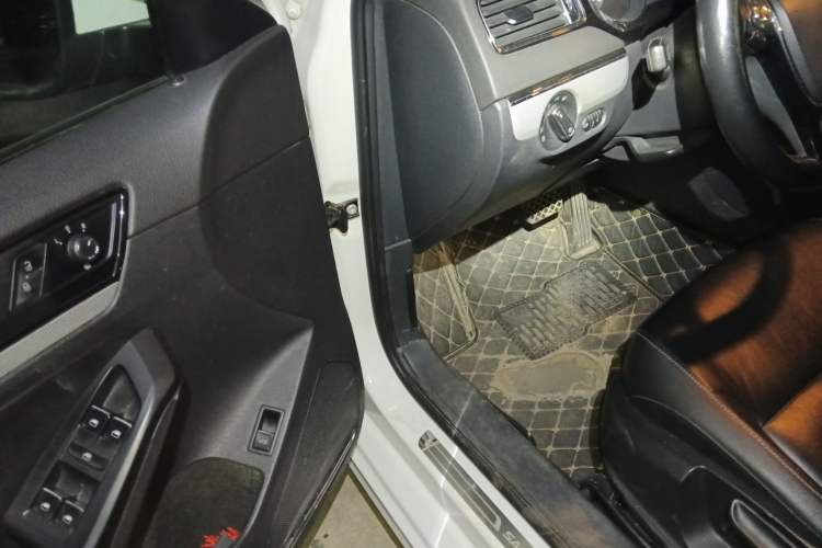 Used Volkswagen Sagitar 2018 280TSI DSG Comfort Model Driver Seat