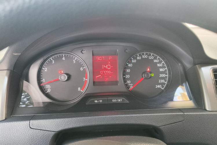 Used Volkswagen Santana 2015 1.6L Automatic Comfort Edition
