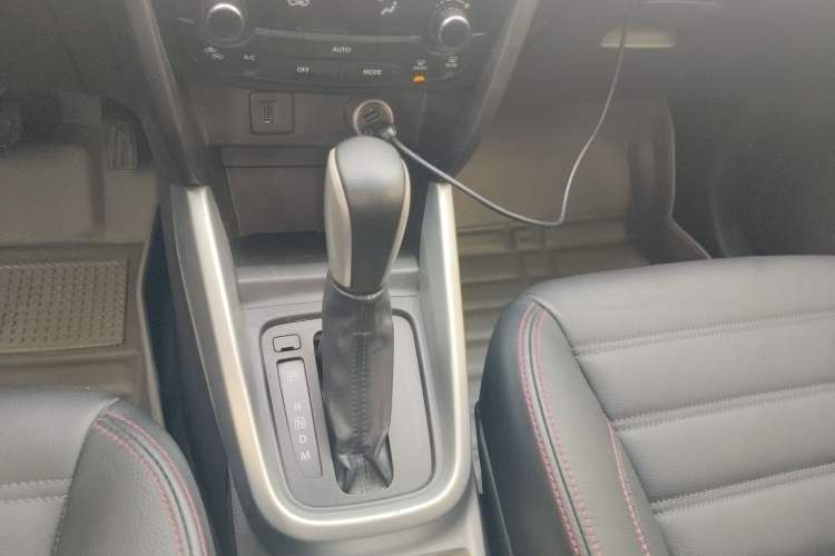 Used Suzuki Vitara 2016 1.4T Automatic Two-Wheel Drive Luxury Version Gear Lever