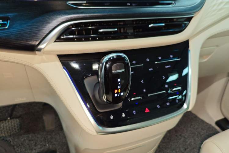 Used Buick GL8 2021 Avenir Aivia 7-Seater Luxury Edition
