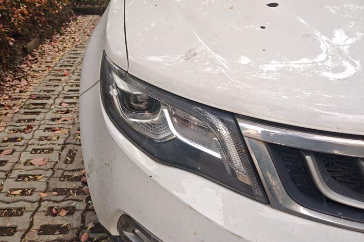 Used Geely Auto Emgrand X7 Sport 2016 1.8TD Automatic ZhiZun Version Right Front Headlight