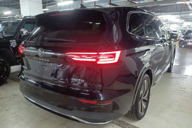 Used Volkswagen Viloran 2023 380TSI Luxury Edition Rear Right 45 Deg