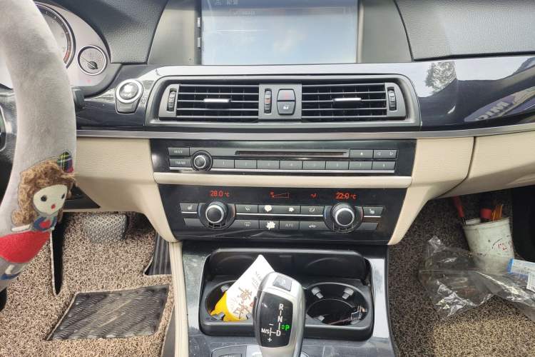 Used BMW 5 Series 2011 523Li Leading Model
