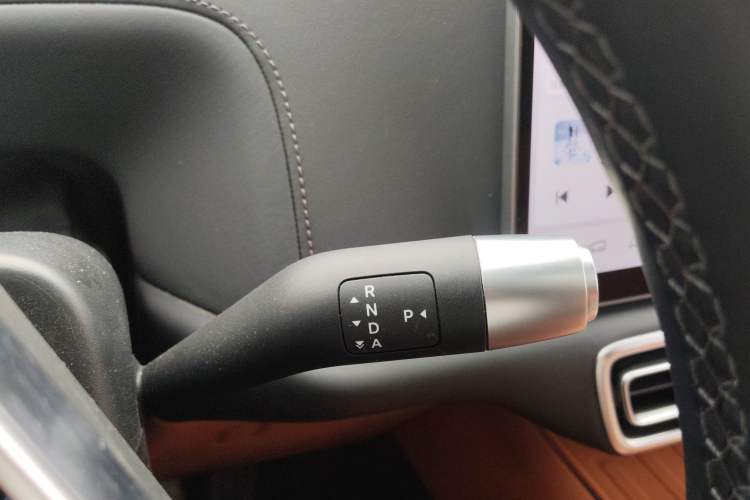 Used Li Auto L8 2025 Pro Smart Refresh Edition Gear Lever