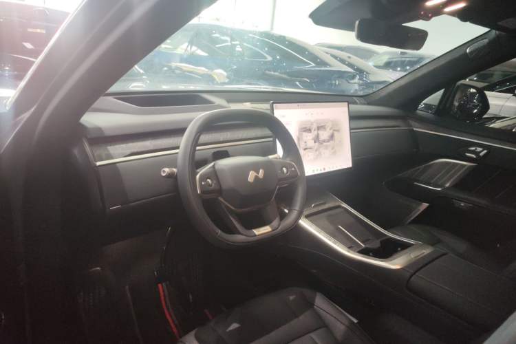 Used ONVO Luxeed L90 2025 Model—Ultra Six-Seater Version