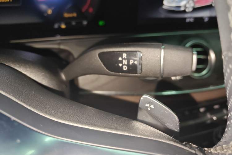 Used Mercedes-Benz E-Class 2019 Restyled E 300 L Sporty and Stylish Edition Gear Lever