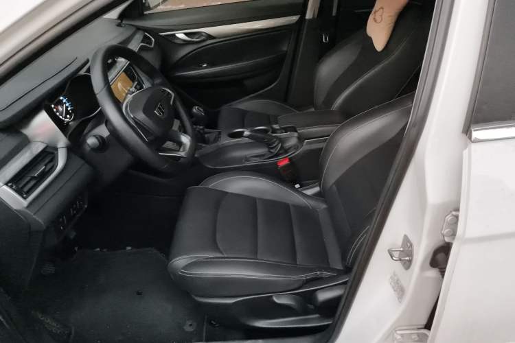 Used Geely Auto Emgrand 2019 Leading Edition 1.5L Manual Luxury Model China VI Standard
