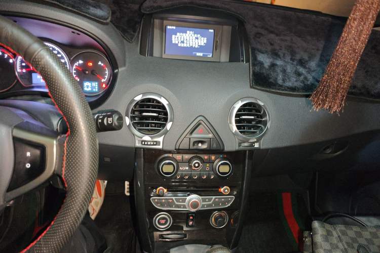 Used Renault Koleos 2012 2.5L Two-Wheel Drive Comfort Edition with Navigation
