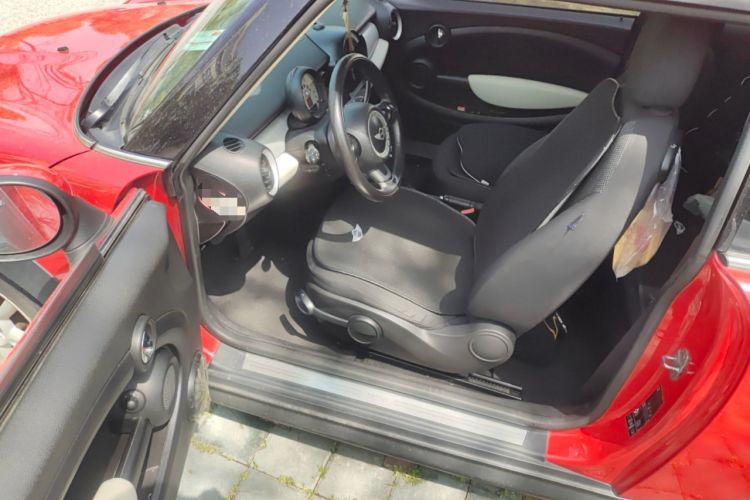 Used MINI 2011 1.6L ONE
