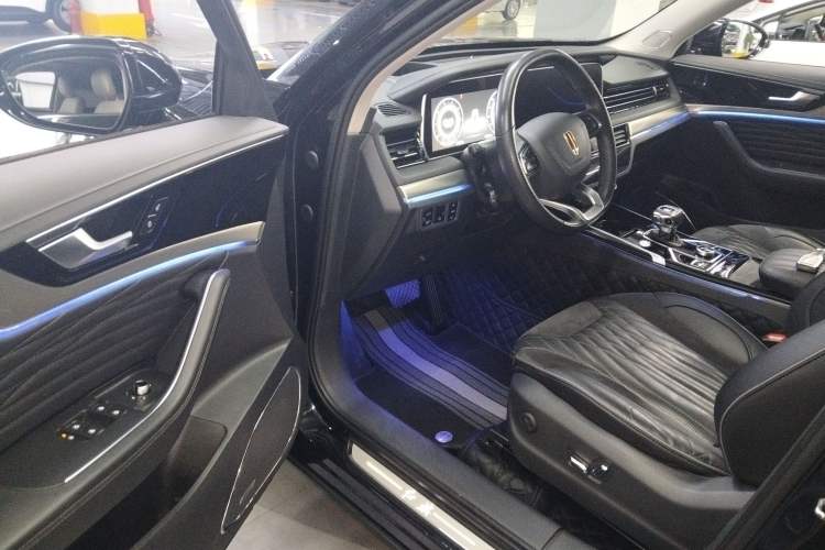 Used Hongqi HS5 2022 Facelifted Version 2.0T Smart Connect Flagship All-Wheel-Drive Edition