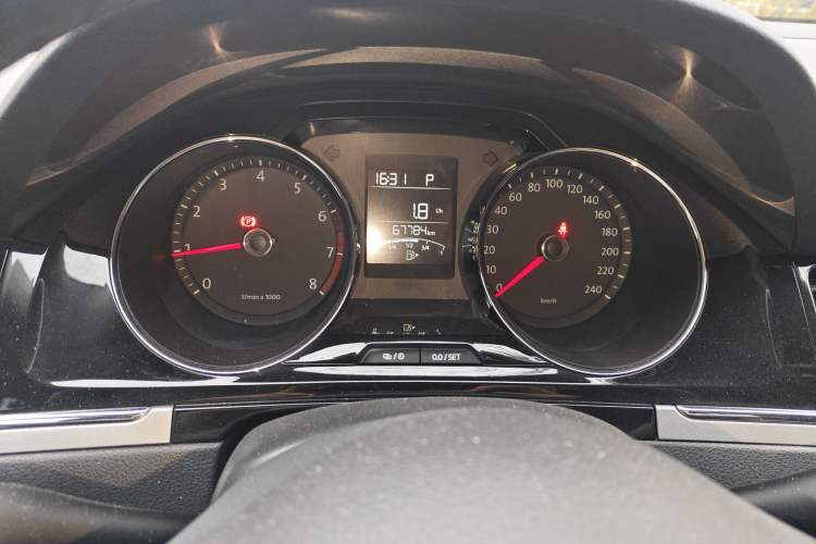 Used Volkswagen Bora 2013 1.6L Automatic Comfort Model Odometer Close Up