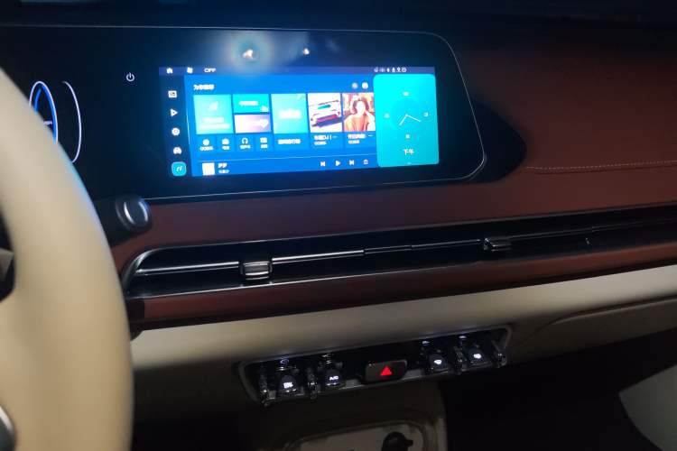 Used ORA Good Cat 2024 401 km Range Luxury Version 135 kW
