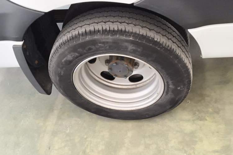 Used JAC Group Sunray 2023 2.5T 6-Series Logistics Version 2/3 Seats D25TCIF1
